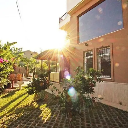 Villa Vi̇lla Nepol
